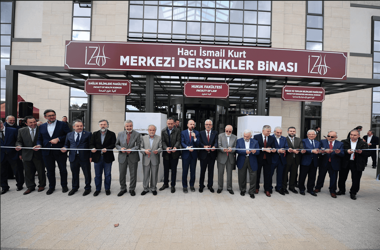 Geleceğe Kalıcı Bir Eğitim Yatırımı: İZÜ Hacı İsmail Kurt Merkezi Derslikler Binasının Açılışı Yapıldı